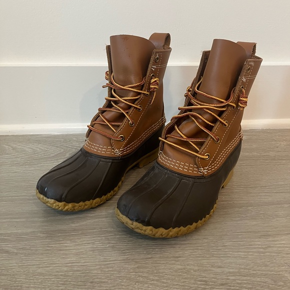 Women’s 8” L.L. Bean Duck Boot - Picture 1 of 5